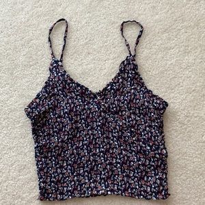 Women’s Hollister crop top in Size XS. Adjustable straps.